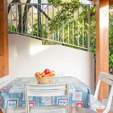 Simona Giardino アパート フェトヴァイア